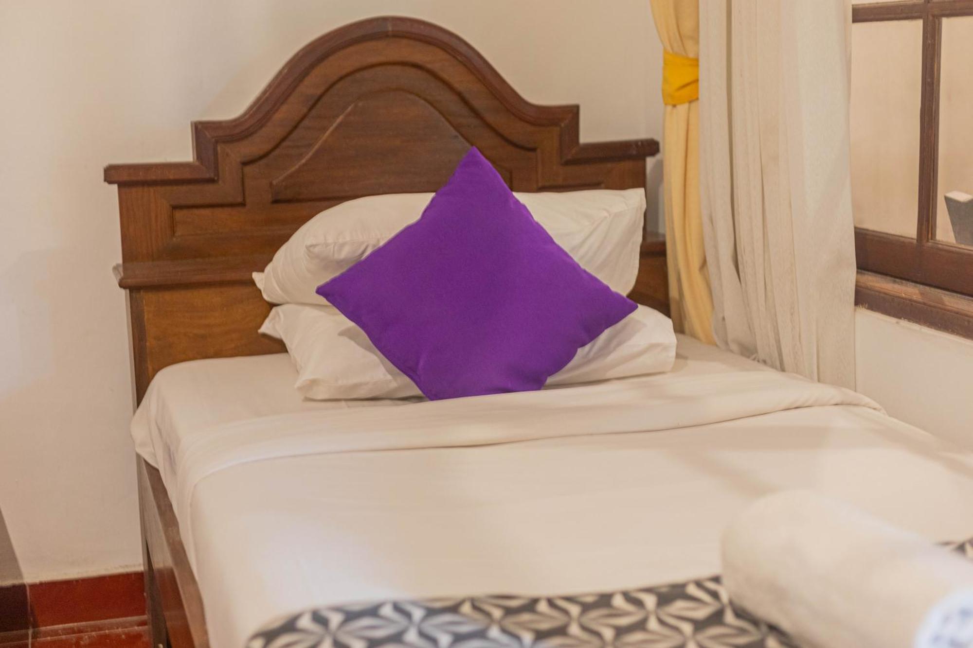 Puri Mango Guest House Sanur Экстерьер фото